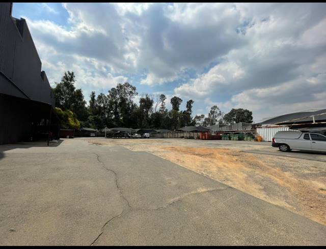 9,000M² WAREHOUSE FOR SALE IN SPRINGFIELD